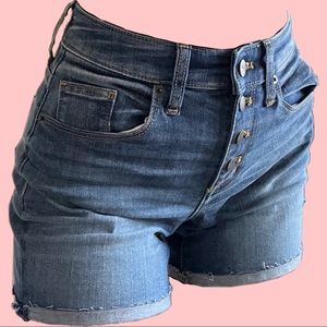 High waisted short shorts,tight fitting, but a little bit stretchy material